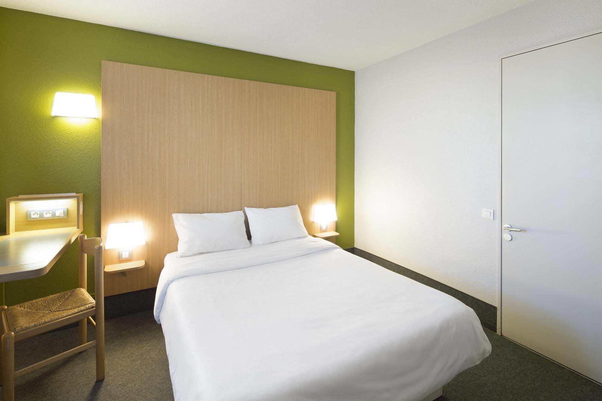 B&B HOTEL Saint Malo Sud Exterior foto